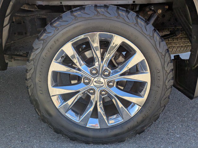 Used 2015 Ford F150 Platinum w/ Equipment Group 701A Luxury AWD/4WD image 29