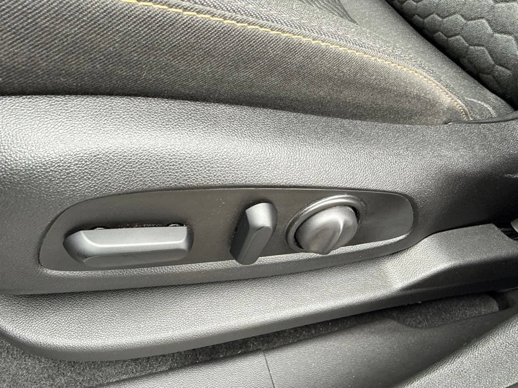 Used 2019 Chevrolet Equinox LT w/ LPO, Floor Liner Package FWD image 24