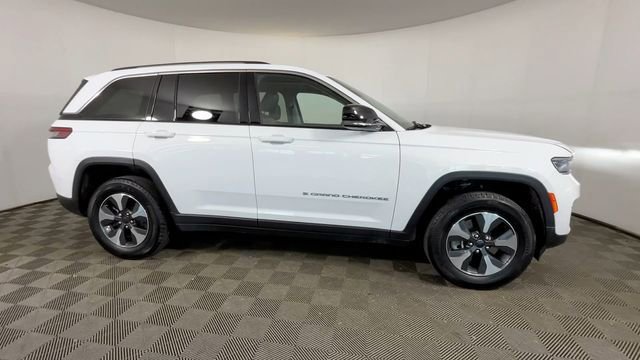 Used 2023 Jeep Grand Cherokee 4WD 4xe image 3