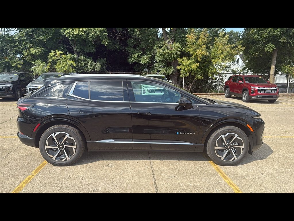 New 2025 Chevrolet Equinox EV LT FWD image 6