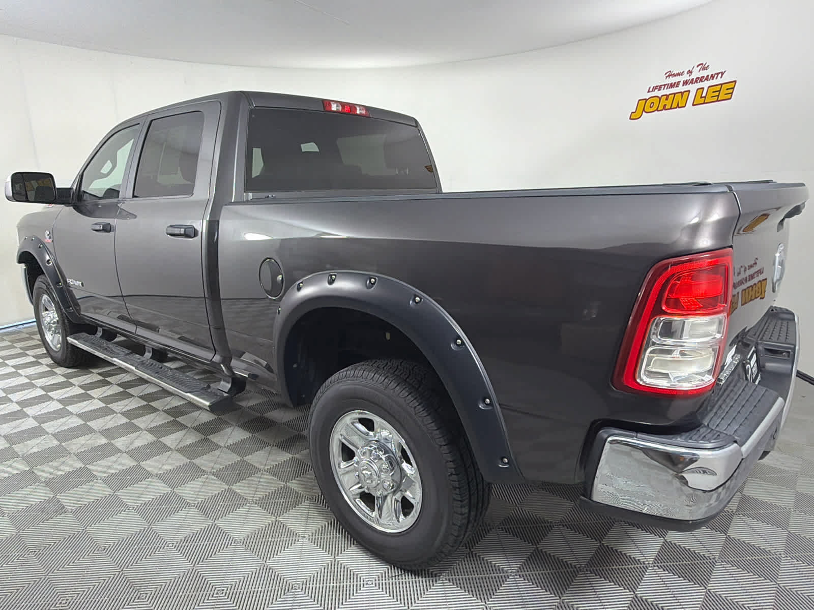 Used 2022 RAM 2500 Big Horn AWD/4WD image 3