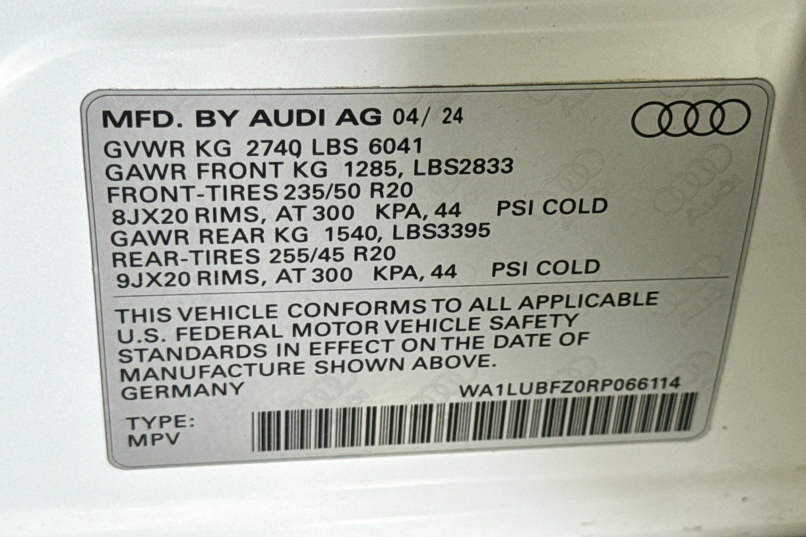 Used 2024 Audi Q4 e-tron Premium Plus image 30