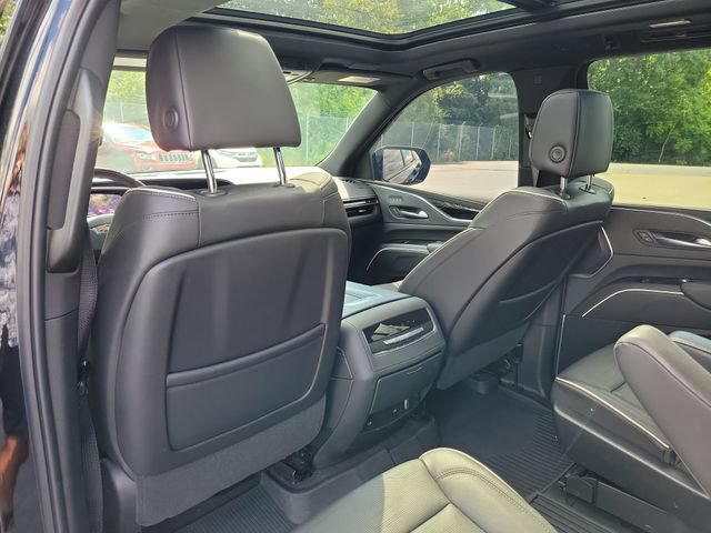 Certified 2023 Cadillac Escalade ESV Sport w/ LPO, ONYX Package AWD/4WD image 29