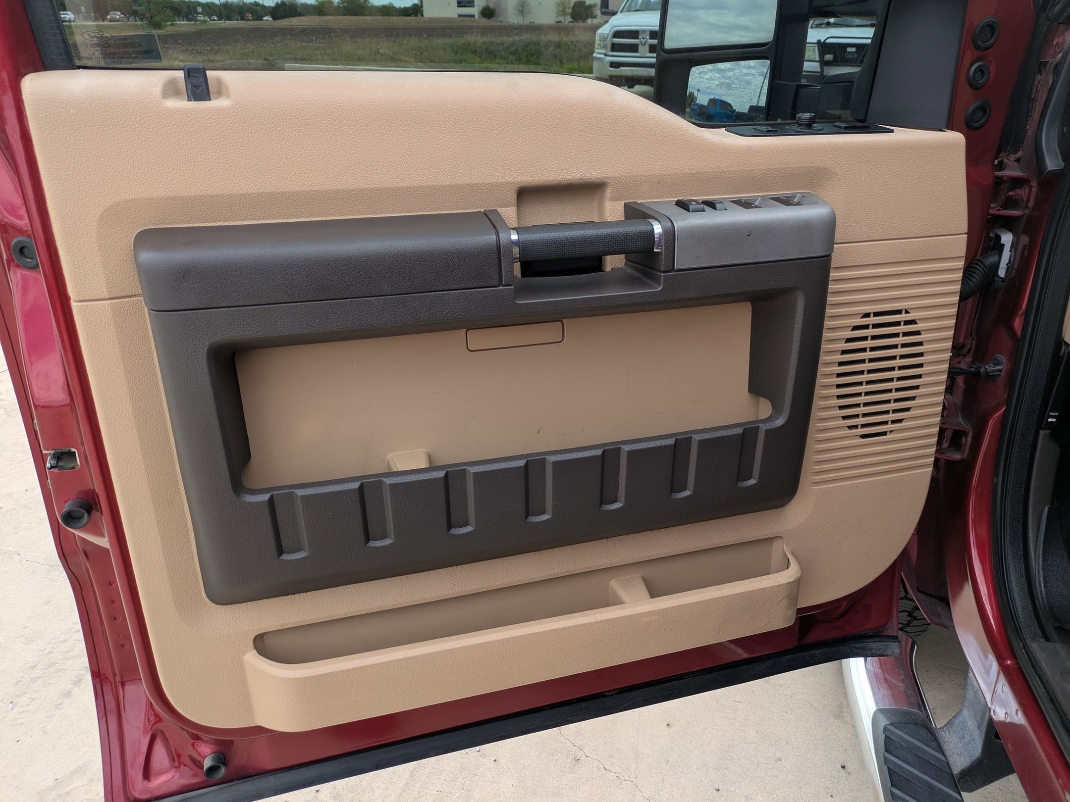 Used 2015 Ford F250 Lariat w/ Lariat Ultimate Package image 9