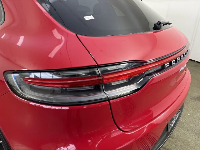 Used 2019 Porsche Macan AWD/4WD image 30