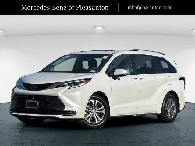 Used 2023 Toyota Sienna Platinum image 1