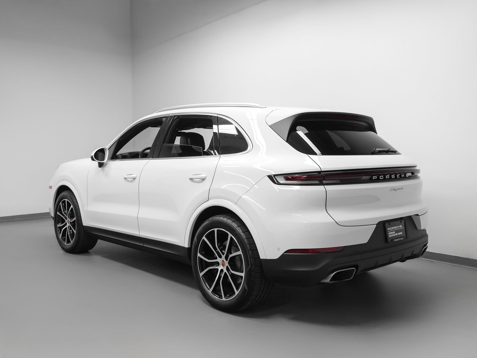 Certified 2026 Porsche Cayenne AWD/4WD image 3