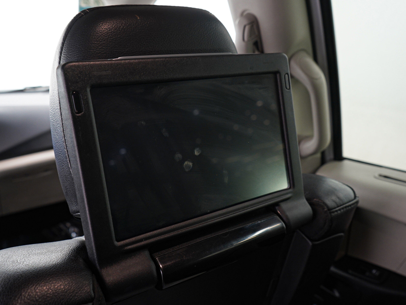 Used 2022 Chrysler Pacifica Touring-L w/ Uconnect Theater Family Group FWD image 22