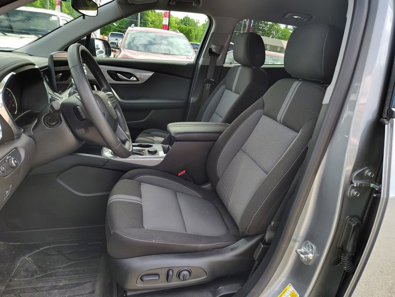 Used 2025 Chevrolet Blazer LT w/ Midnight/Sport Edition AWD/4WD image 9