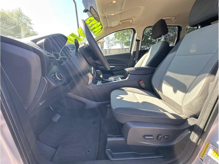 Used 2017 Ford Escape SE w/ Equipment Group 201A AWD/4WD image 14