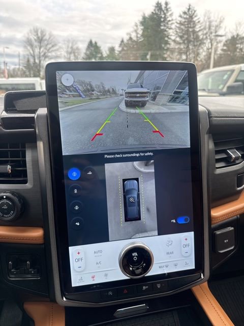 Used 2024 Ford Expedition Platinum image 32