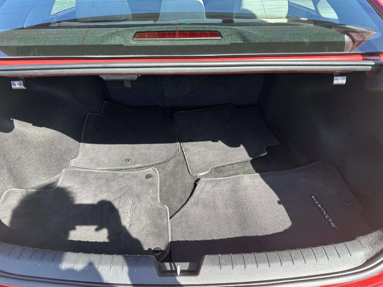 Used 2017 Hyundai Sonata SE w/ Cargo Package FWD image 11