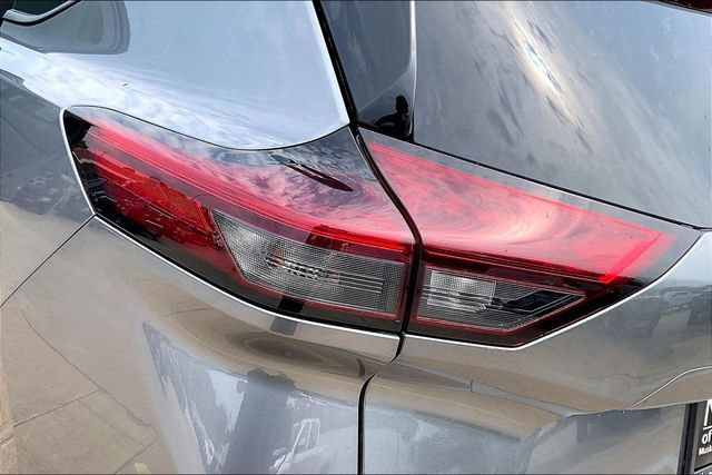 Used 2026 Nissan Rogue SL FWD image 22