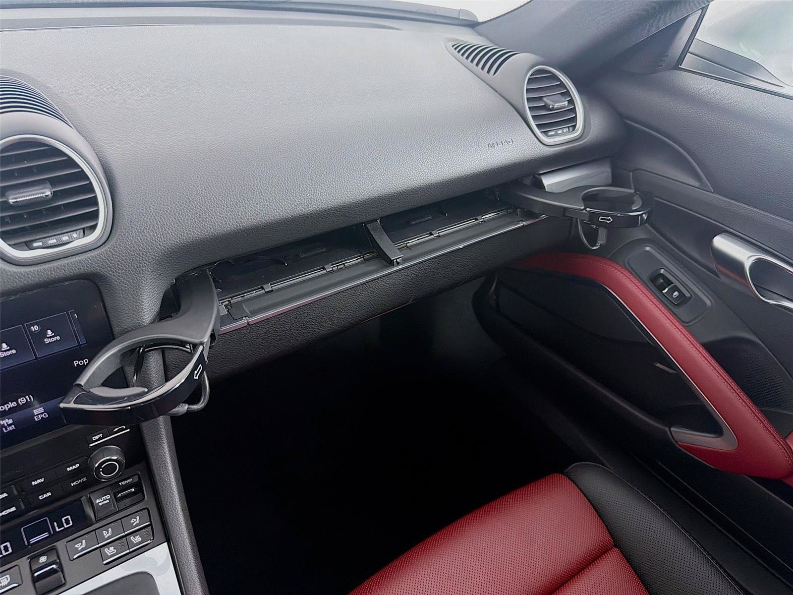 Used 2024 Porsche 718 Cayman w/ Premium Package RWD image 21