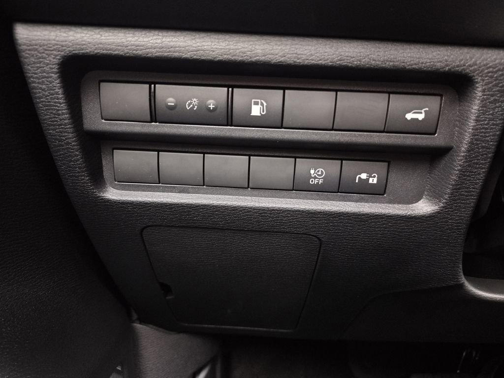 New 2025 Mitsubishi Outlander SE image 21