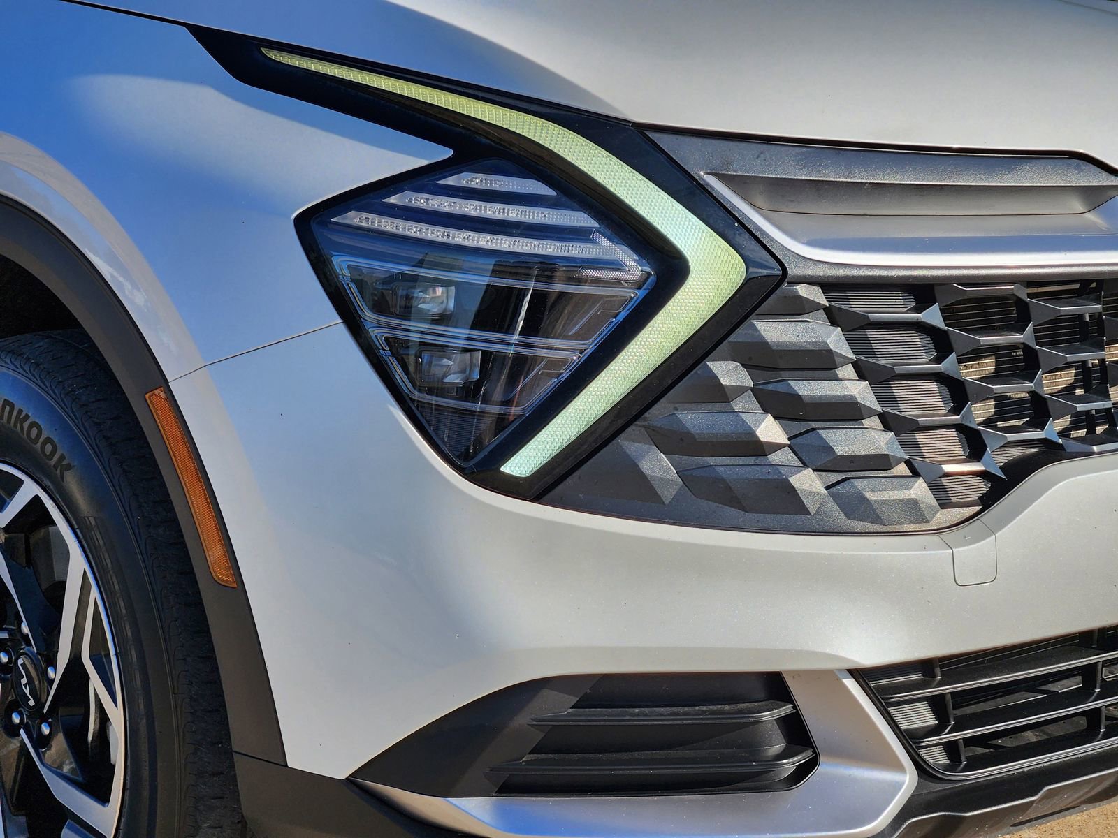 Used 2024 Kia Sportage LX image 9