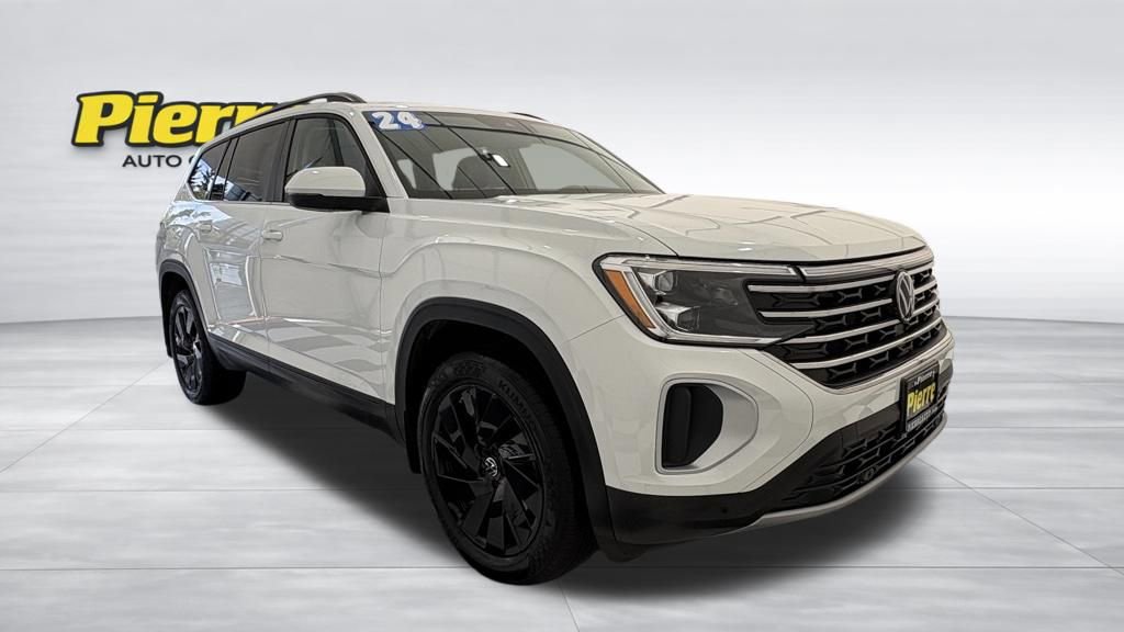 Used 2024 Volkswagen Atlas SE w/ Black Wheel Package image 7