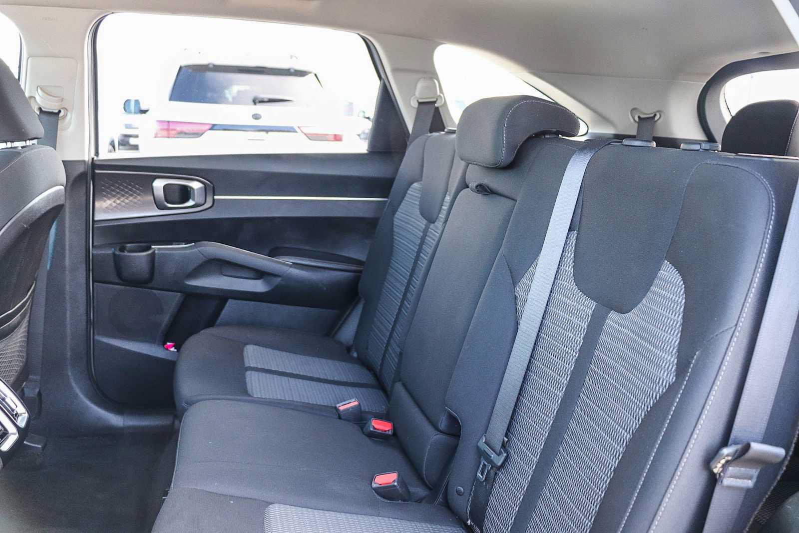 Used 2022 Kia Sorento LX FWD image 18