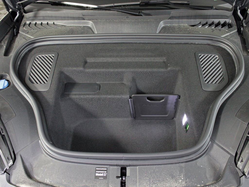 Certified 2025 Porsche Macan Turbo Electric AWD/4WD image 11