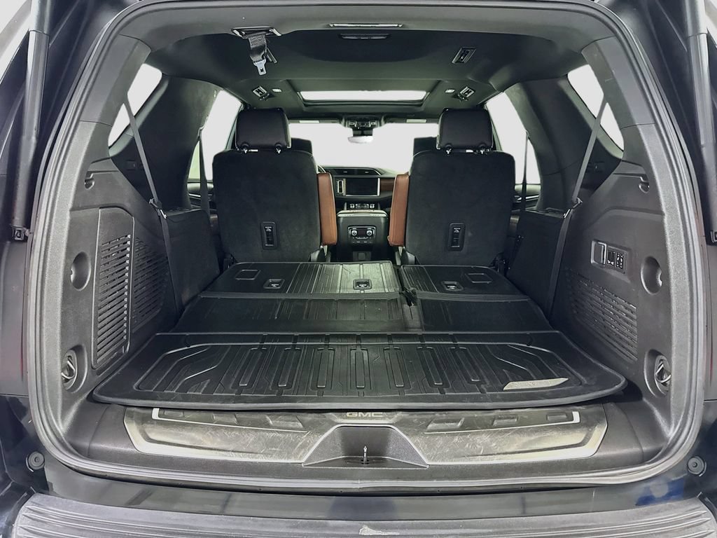 Used 2023 GMC Yukon Denali Ultimate w/ LPO, Floor Liner Package AWD/4WD image 28