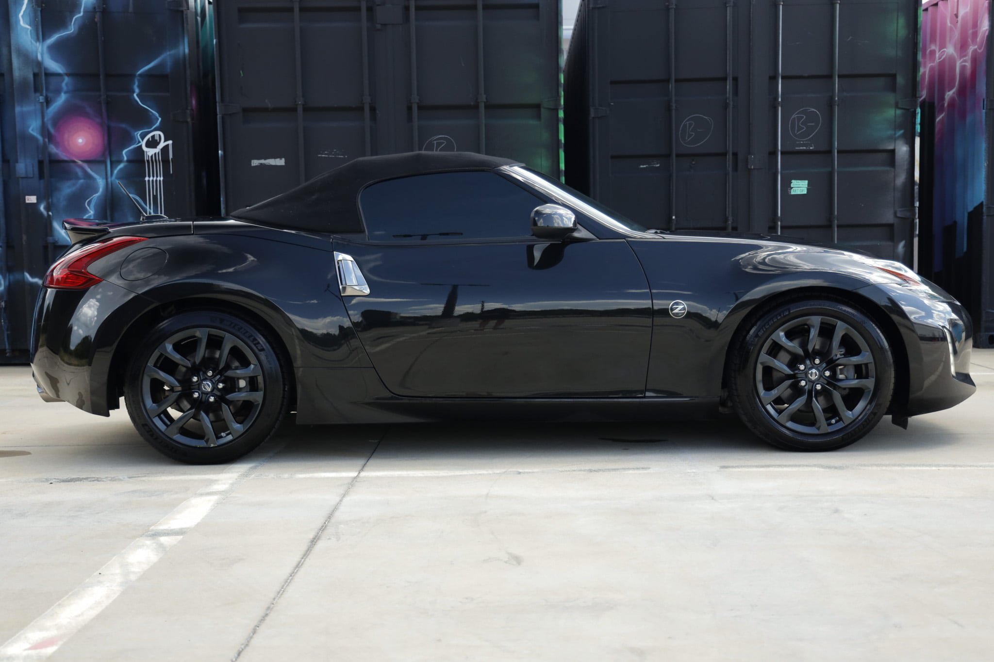 Used 2019 Nissan 370Z Touring RWD image 17