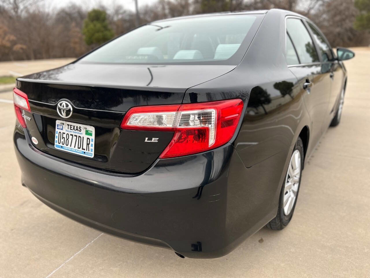 Used 2012 Toyota Camry LE image 6