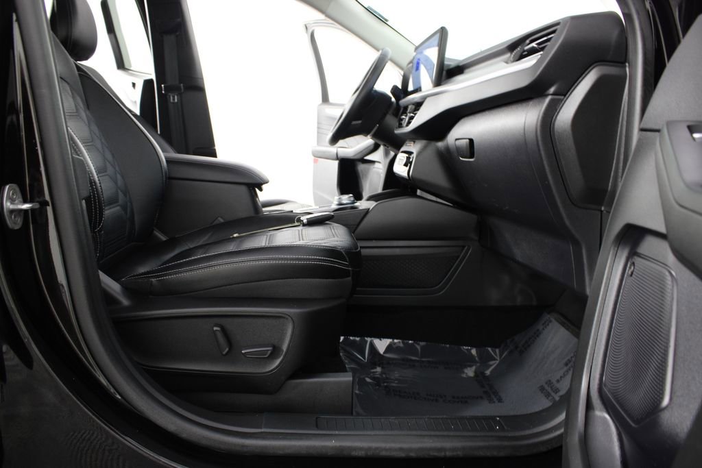 Used 2023 Ford Escape Platinum w/ Premium Technology Package AWD/4WD image 22