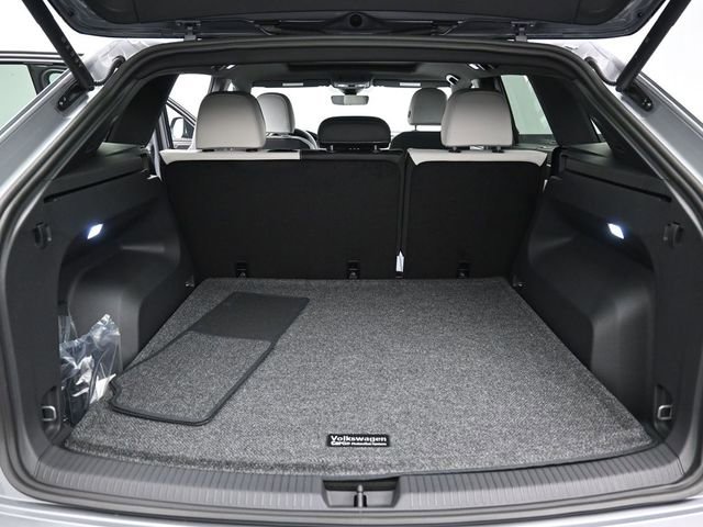 New 2026 Volkswagen Atlas Cross Sport SEL Premium R-Line image 12