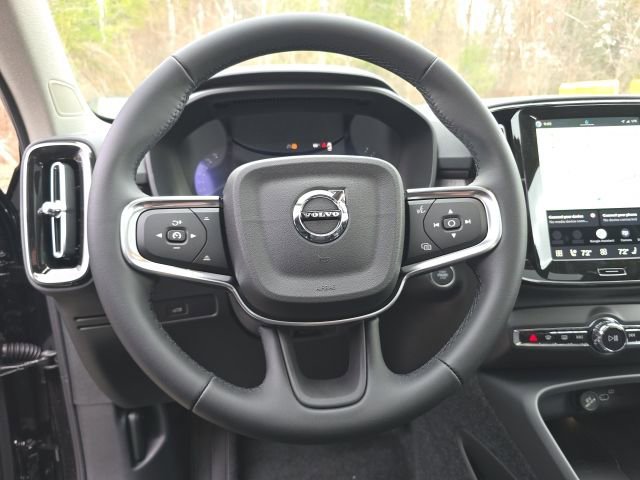 New 2026 Volvo XC40 B5 Plus AWD/4WD image 28