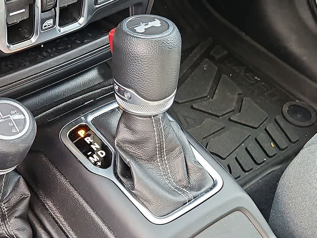 Used 2024 Jeep Wrangler Unlimited AWD/4WD image 13