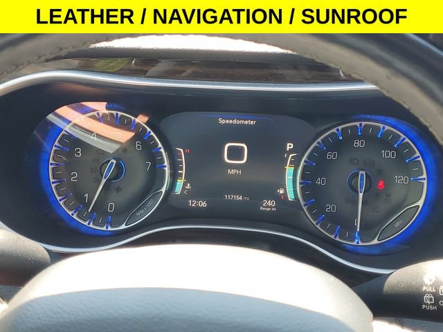 Used 2022 Chrysler Pacifica Limited FWD image 27