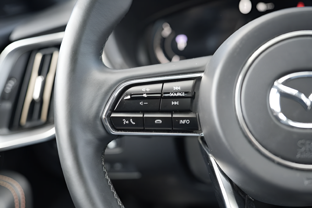 Used 2024 MAZDA CX-90 Plug-In Hybrid w/ Premium Plus AWD/4WD image 31