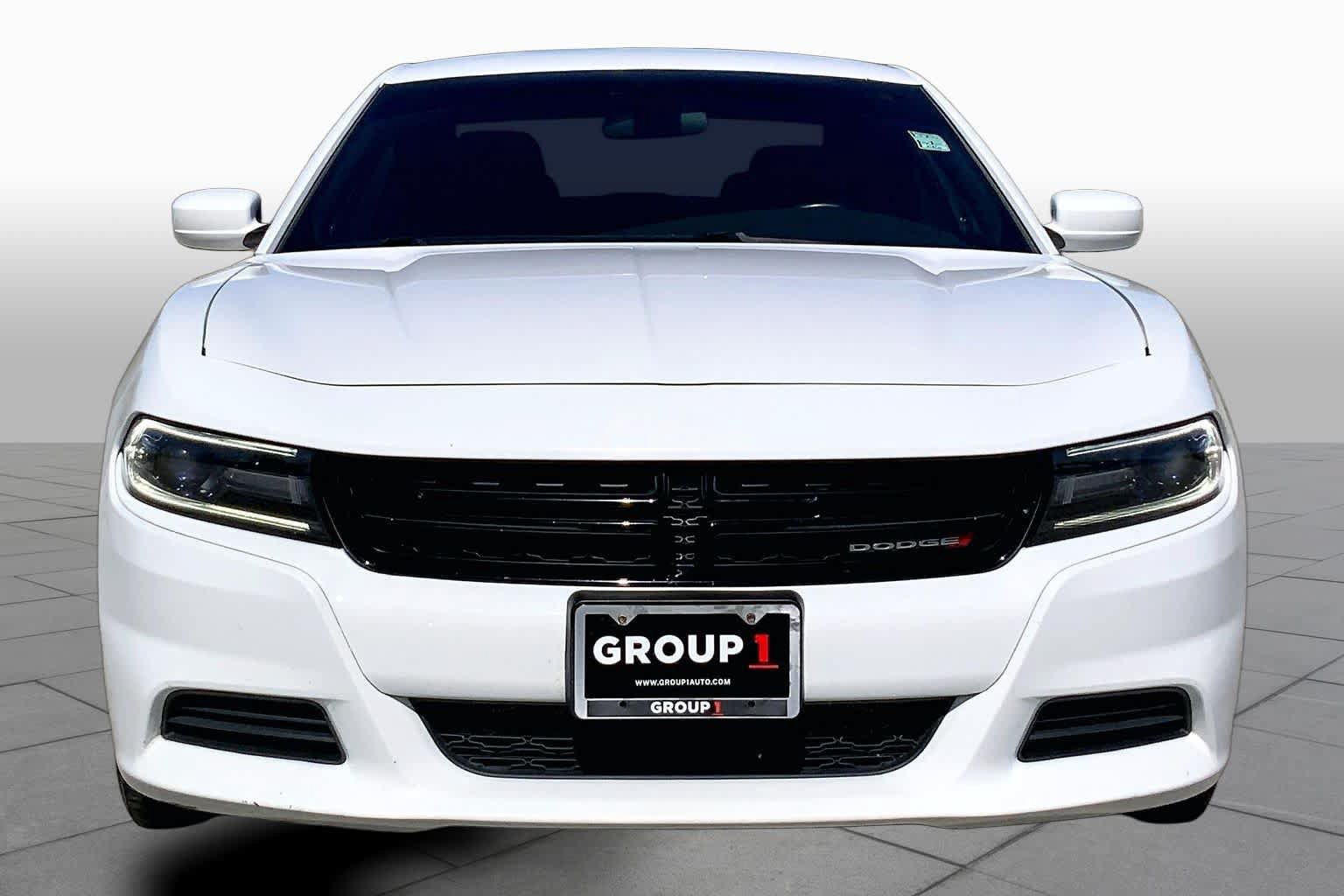 Used 2018 Dodge Charger SXT RWD image 4
