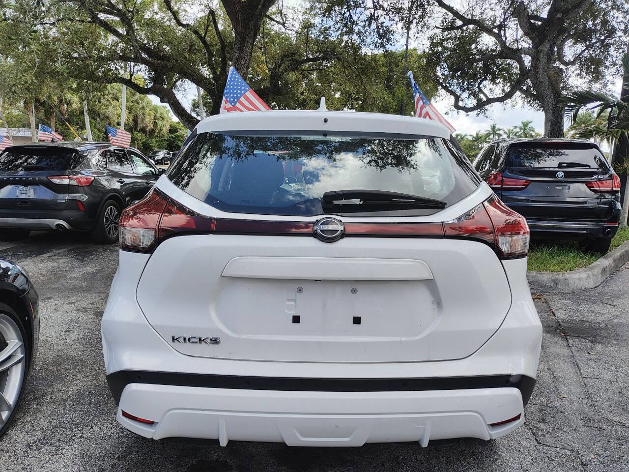 Used 2022 Nissan Kicks S FWD image 8