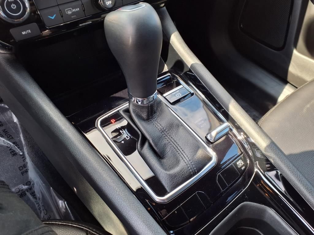 Used 2023 Jeep Compass Limited image 18