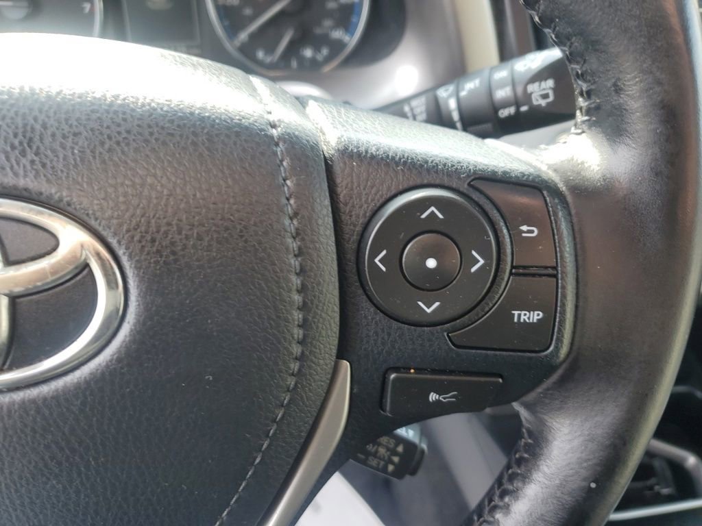 Used 2016 Toyota RAV4 Limited image 19