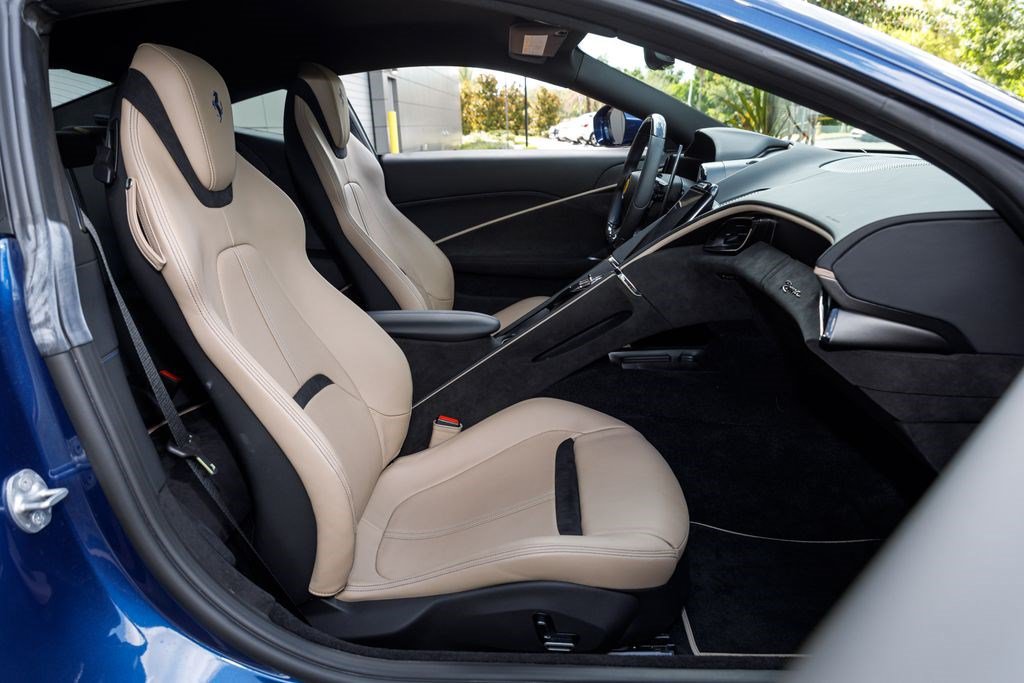 Used 2023 Ferrari Roma RWD image 14