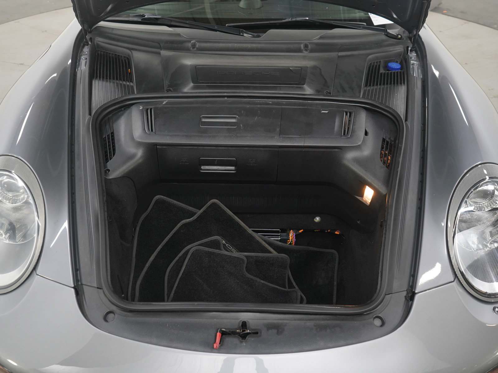 Used 2005 Porsche 911 Carrera S image 31