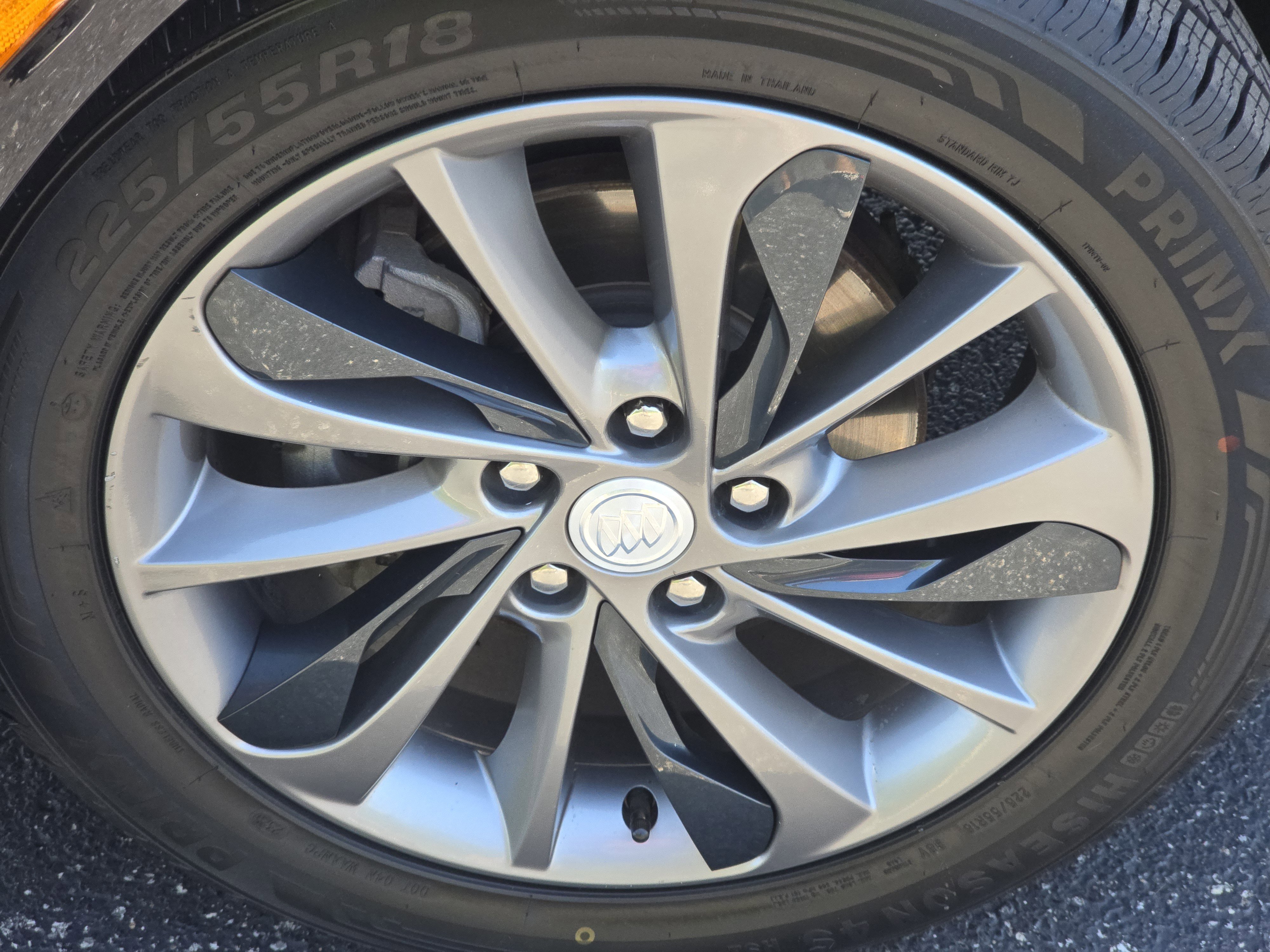 Used 2022 Buick Encore GX Select w/ Sport Touring Package FWD image 3
