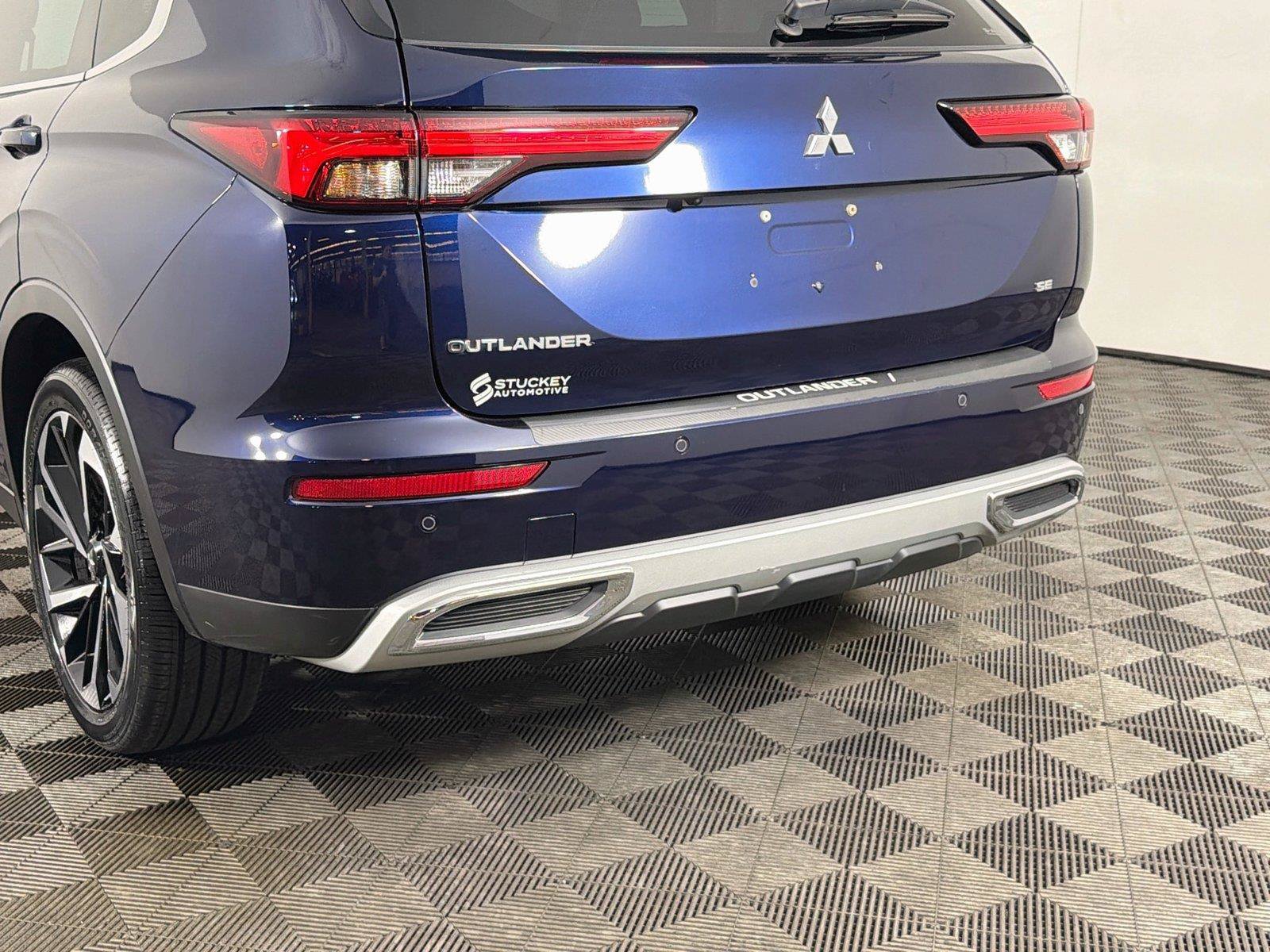 Used 2022 Mitsubishi Outlander SE AWD/4WD image 39