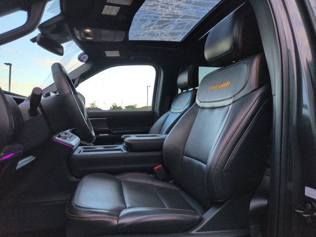 Used 2025 Ford Expedition Tremor AWD/4WD image 23
