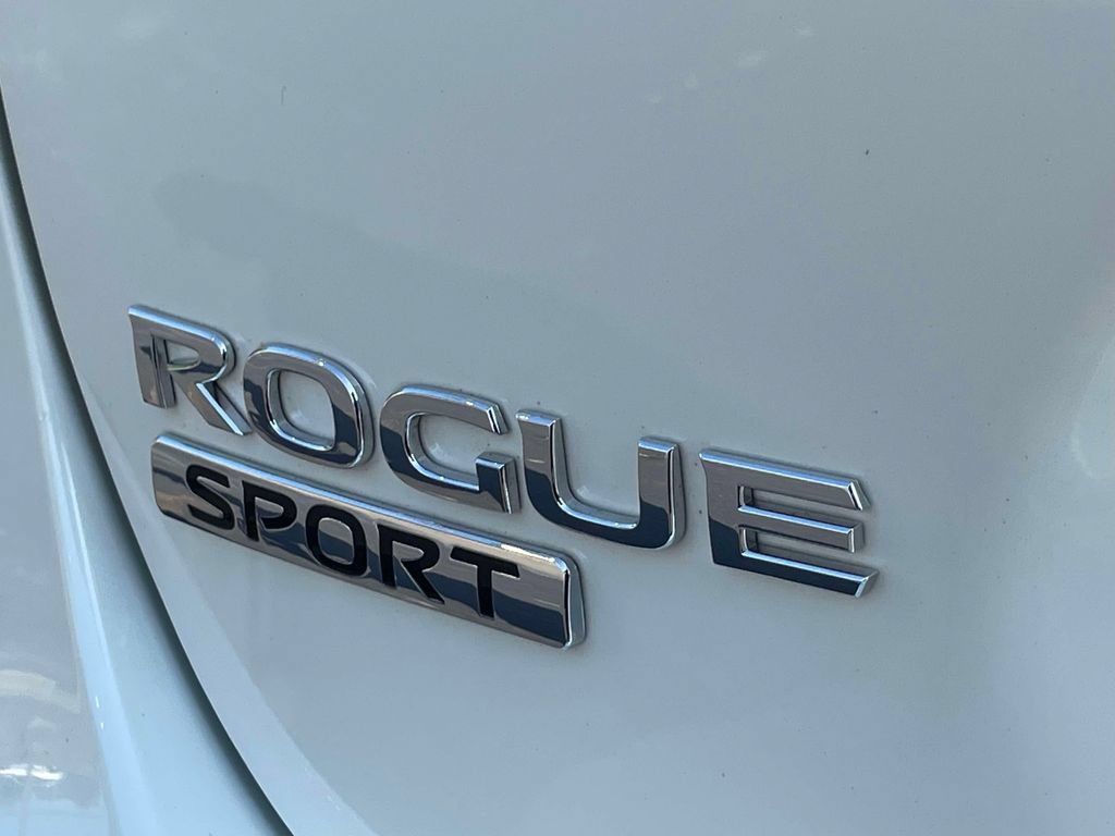Used 2022 Nissan Rogue Sport SL AWD/4WD image 11