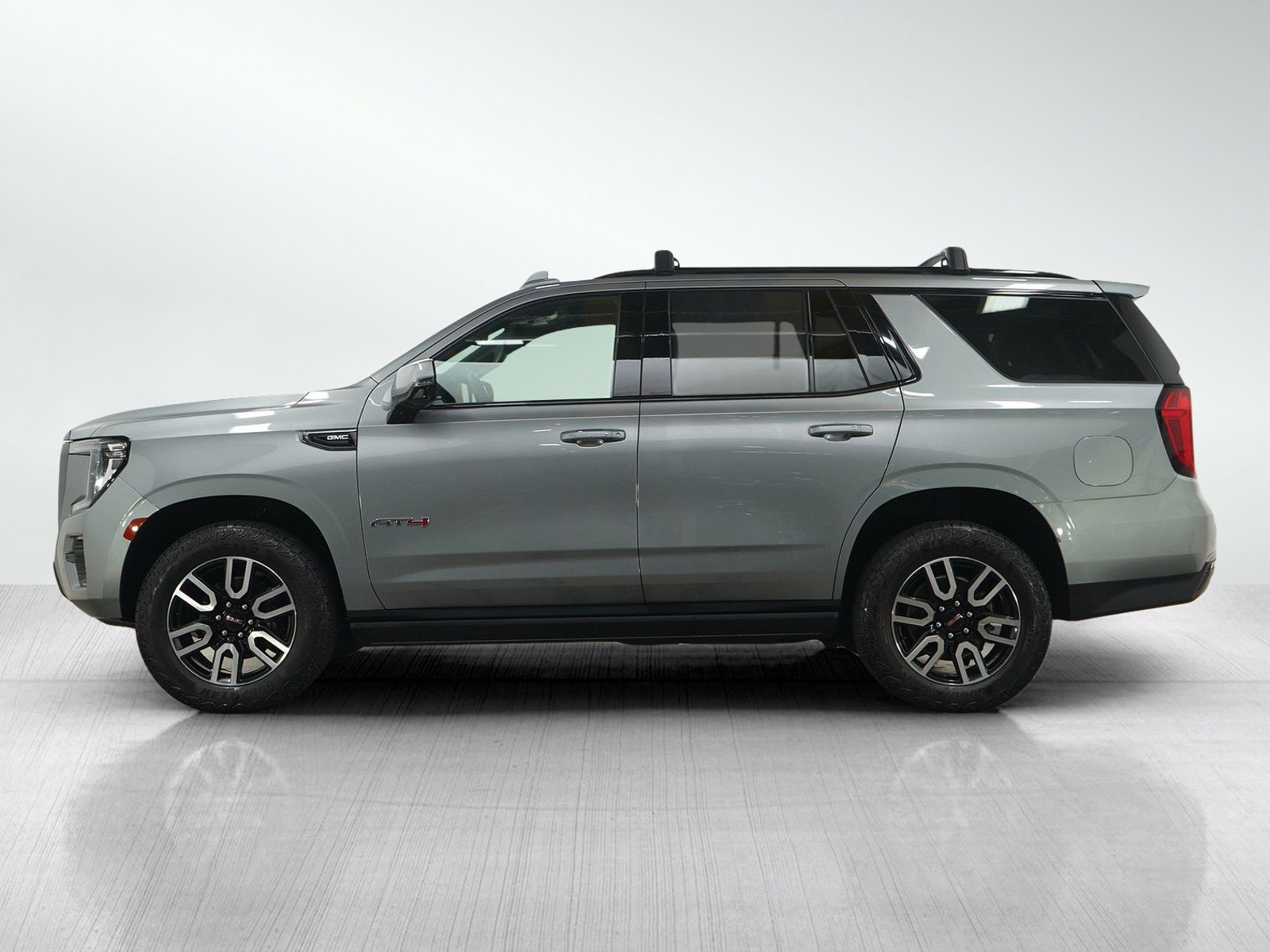 Used 2023 GMC Yukon AT4 w/ AT4 Premium Package AWD/4WD image 2