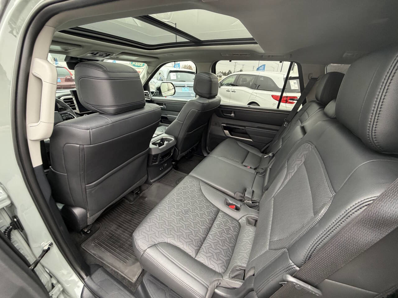 Used 2024 Toyota Sequoia Limited w/ Tow Technology Package AWD/4WD image 20