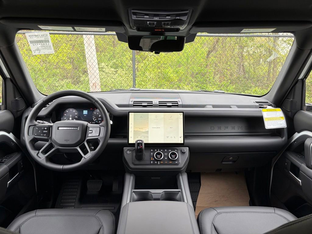 New 2026 Land Rover Defender 110 X-Dynamic SE AWD/4WD image 17