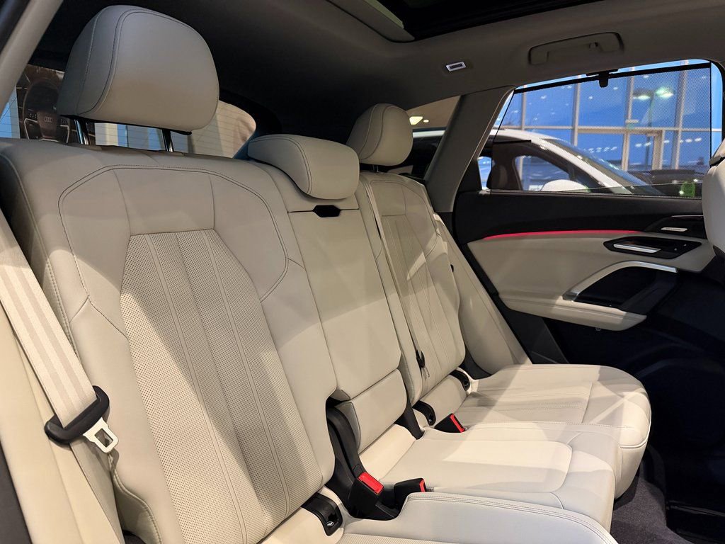 New 2025 Audi Q5 Prestige AWD/4WD image 43