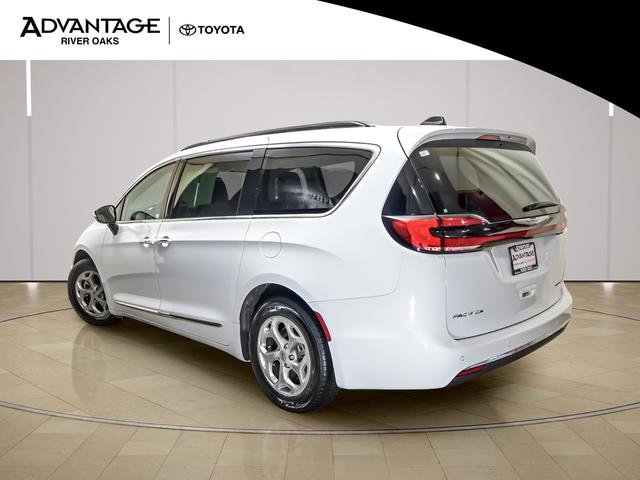 Used 2023 Chrysler Pacifica Limited image 5