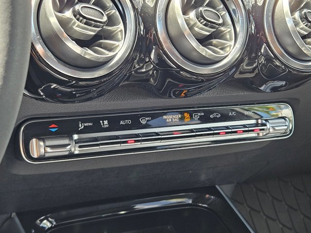 Used 2023 Mercedes-Benz GLB 250 image 9