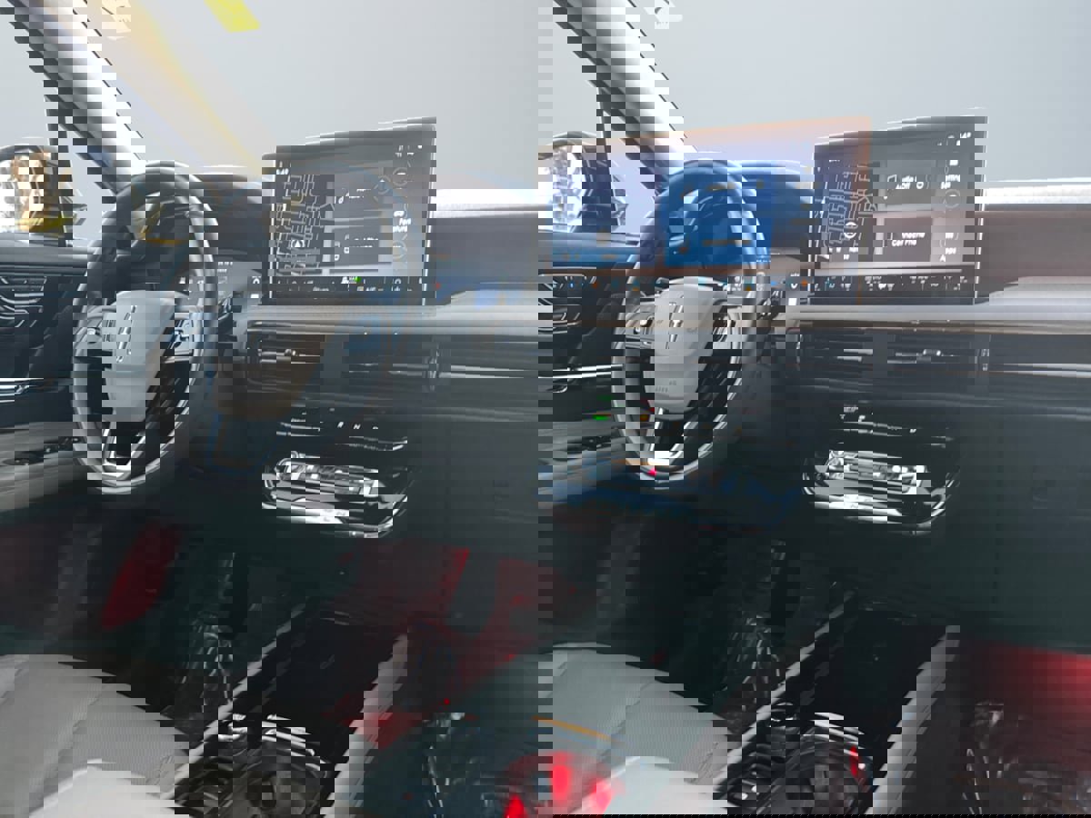 Used 2024 Lincoln Corsair Reserve w/ Equipment Group 201A image 14