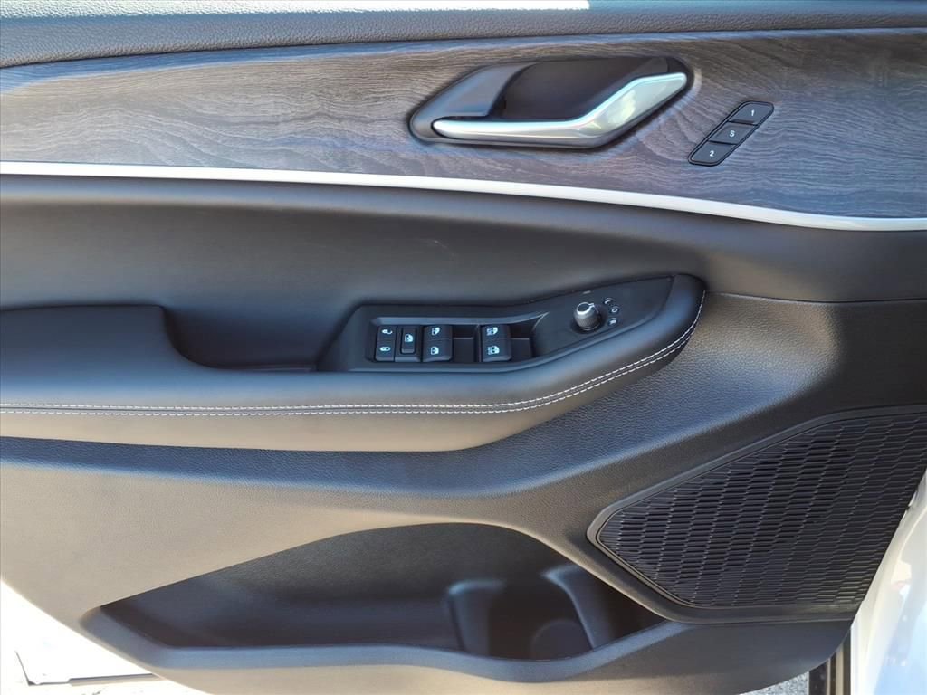 New 2025 Jeep Grand Cherokee L Limited image 17